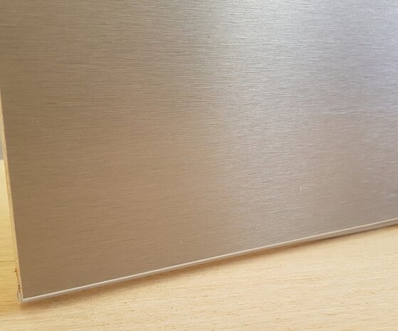 Plint op MDF V313 in RVS look (3050mm)
